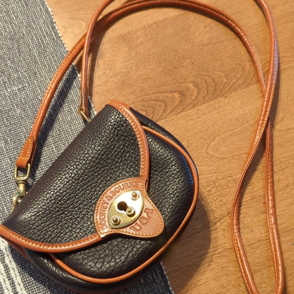 Vintage Dooney & Bourke Black and Brown Crossbody Bag